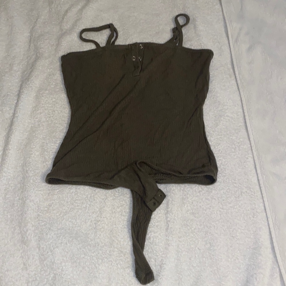 OLIVE GREEN BODYSUIT WITH CLEAVAGE BUTTONS